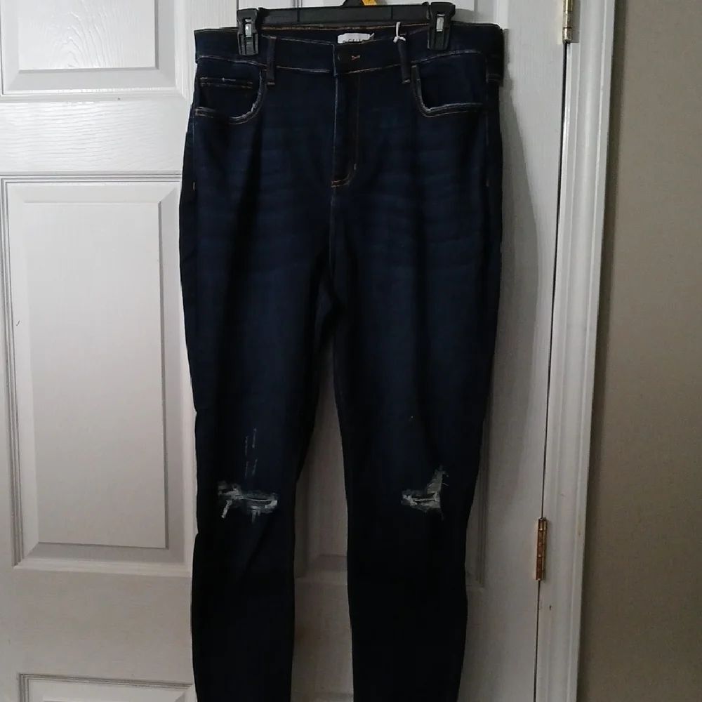 Ms. Cello Gianna Knee Hole stretch Dark Blue Distressed Jeans Sz 16 NWT